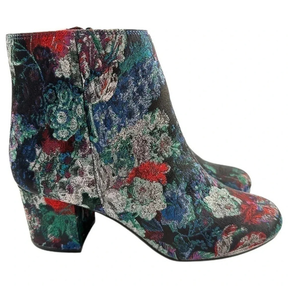 Shoes - Zigisoho Nydia ankle bootie size 7 multicolored metallic  floral brocade boot